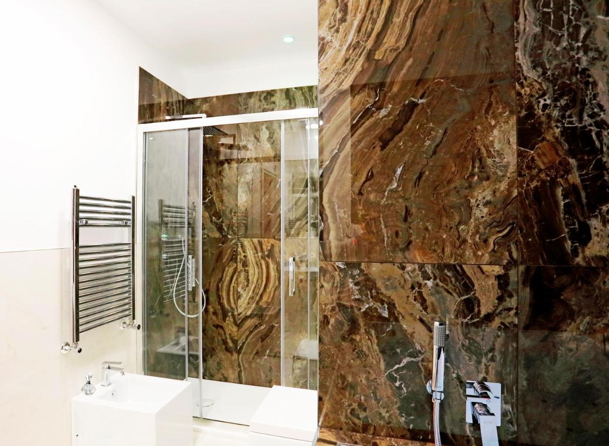 Suite Spa Bath