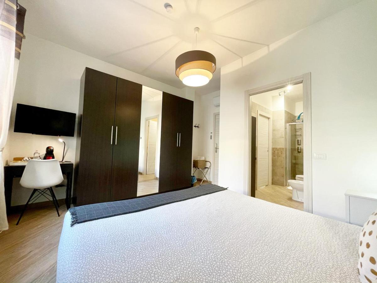 Double or Twin Room Private Bathroom