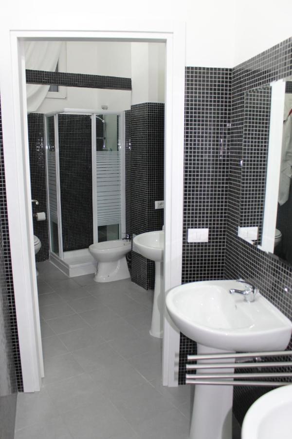 Double or Twin Room with Shared Bathroom,718732129:JPEG