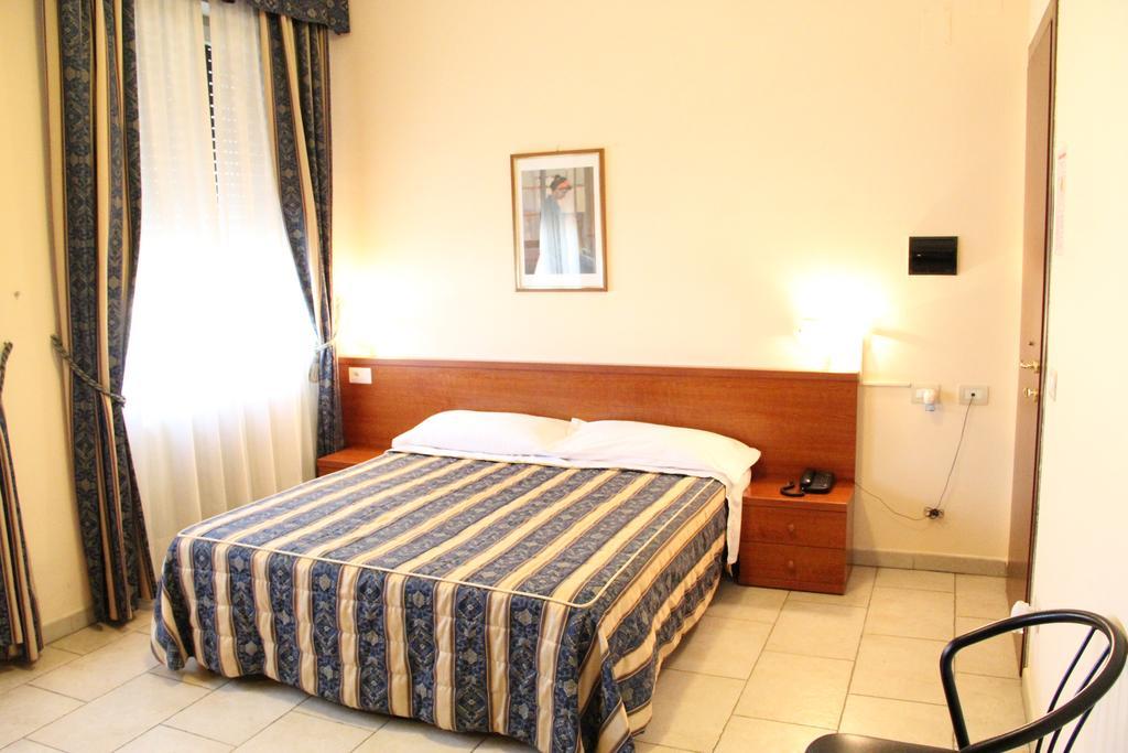 Double Room,110333046:JPEG