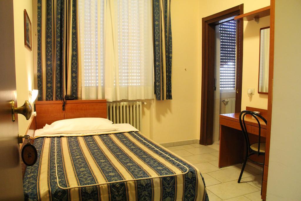 Single Room,110333088:JPEG