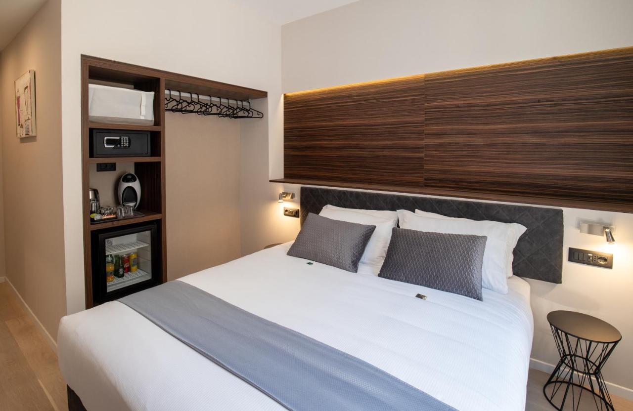 Quarto com Cama de Casal ou 2 de Solteiro