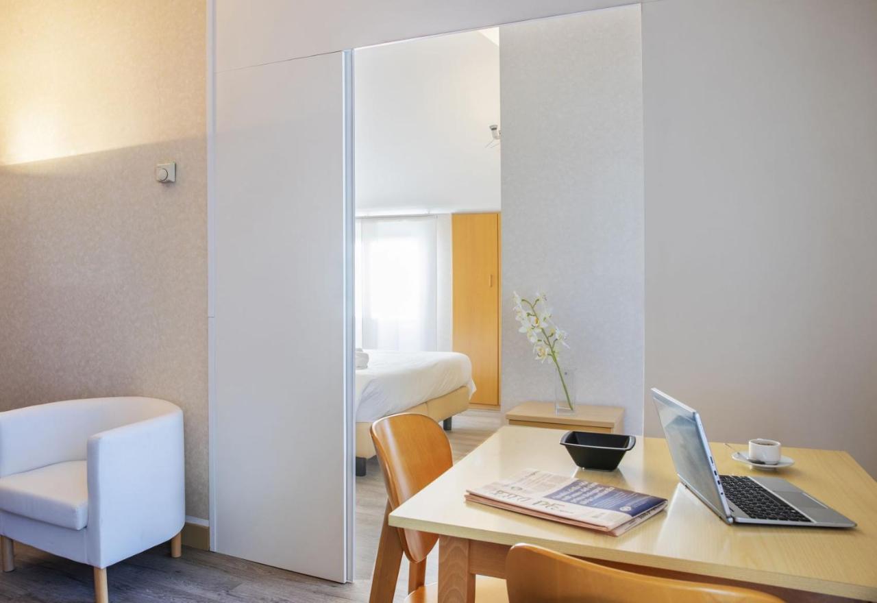 One-Bedroom Apartment,1156548744:JPEG