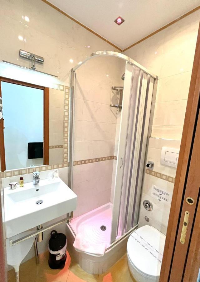 Classic Single Room