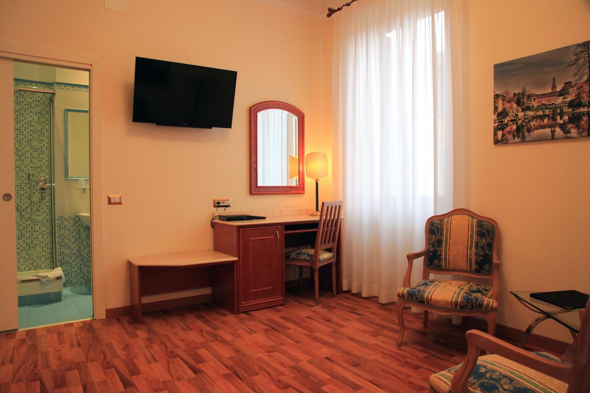 Deluxe Double or Twin Room