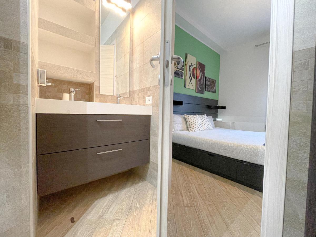 Double or Twin Room Private Bathroom