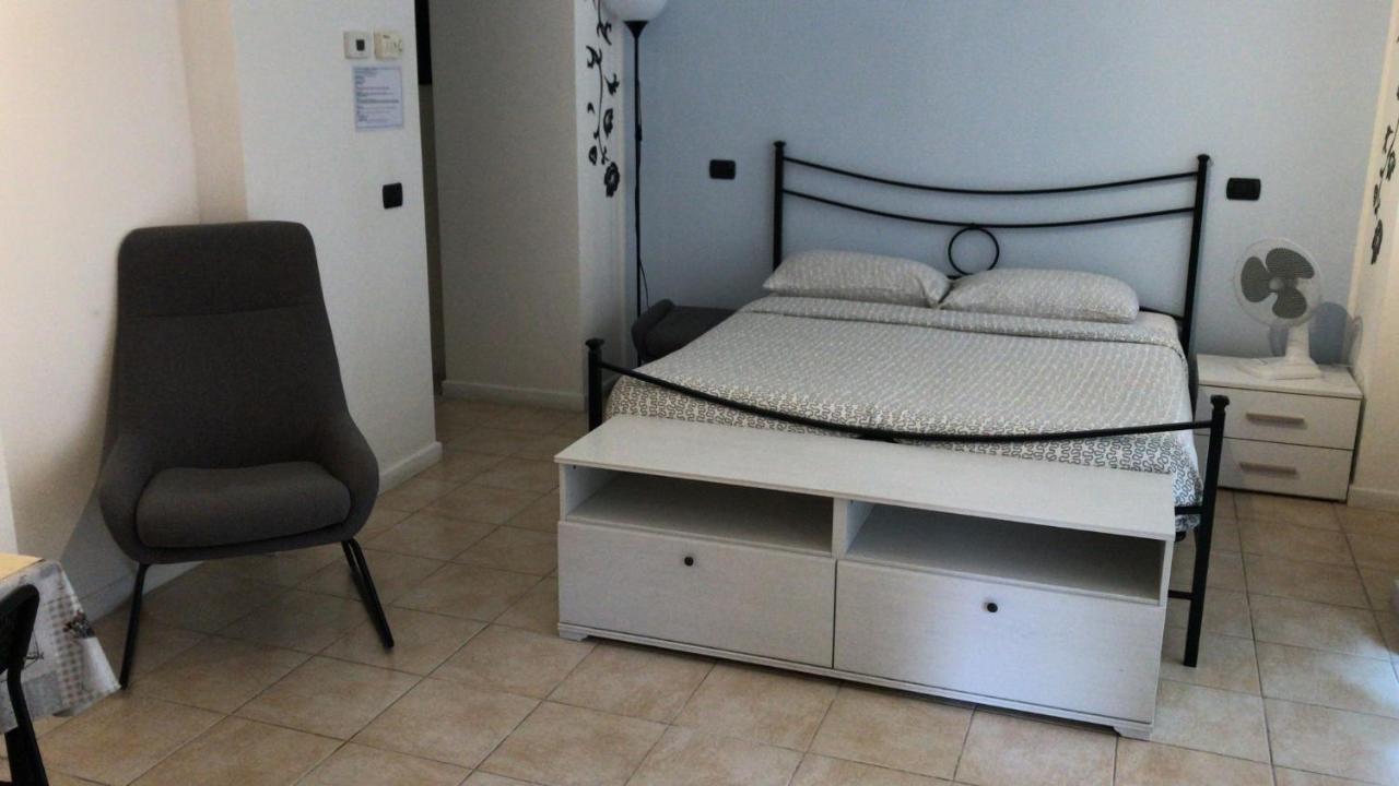 Estudio con balcón