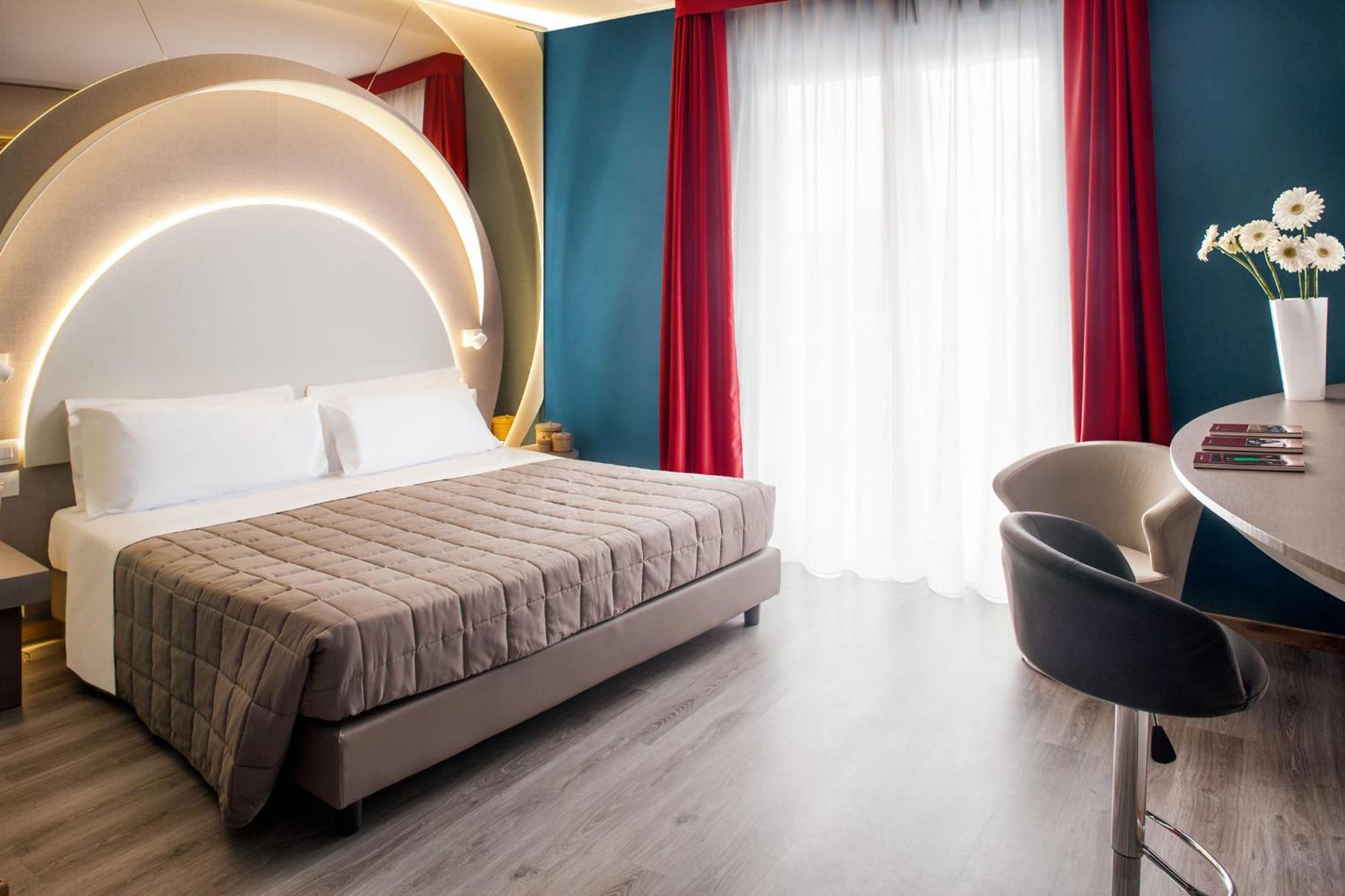 Deluxe Triple Room Balcony