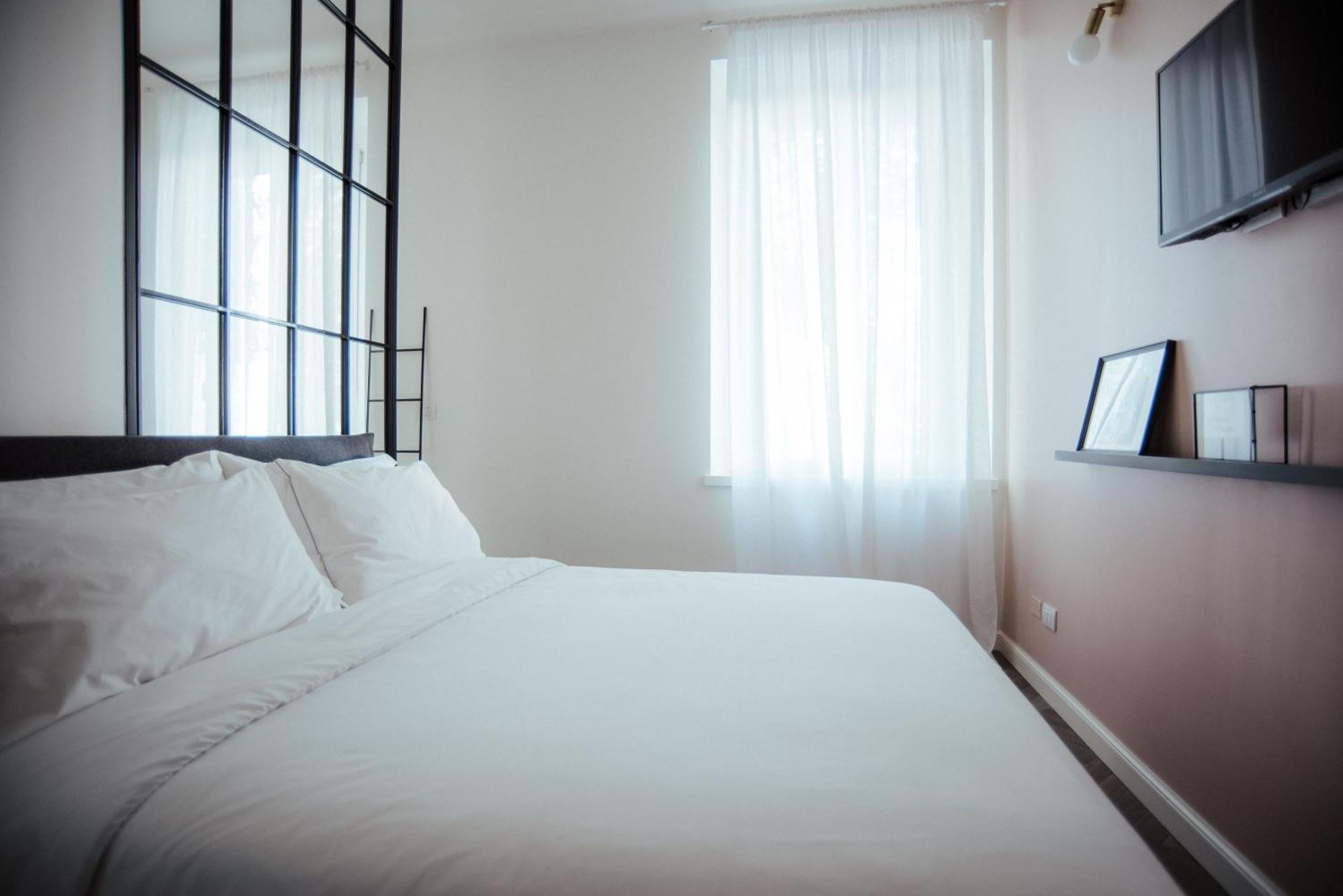 Deluxe Double Room Bath