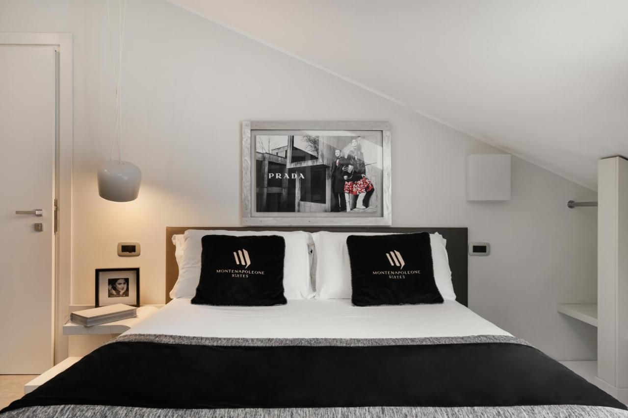 Suite with Hot Tub,1287962764:JPEG