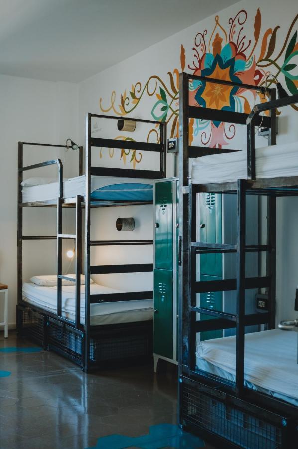 Bed 8-Bed Mixed Dormitory Room