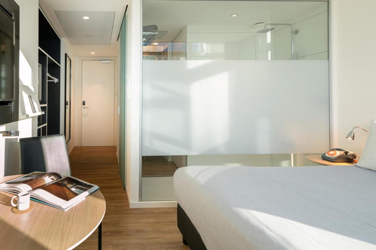 Interconnecting Innside Room,1339965107:JPEG