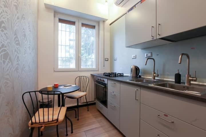Double Room with Balcony,1431619843:JPEG