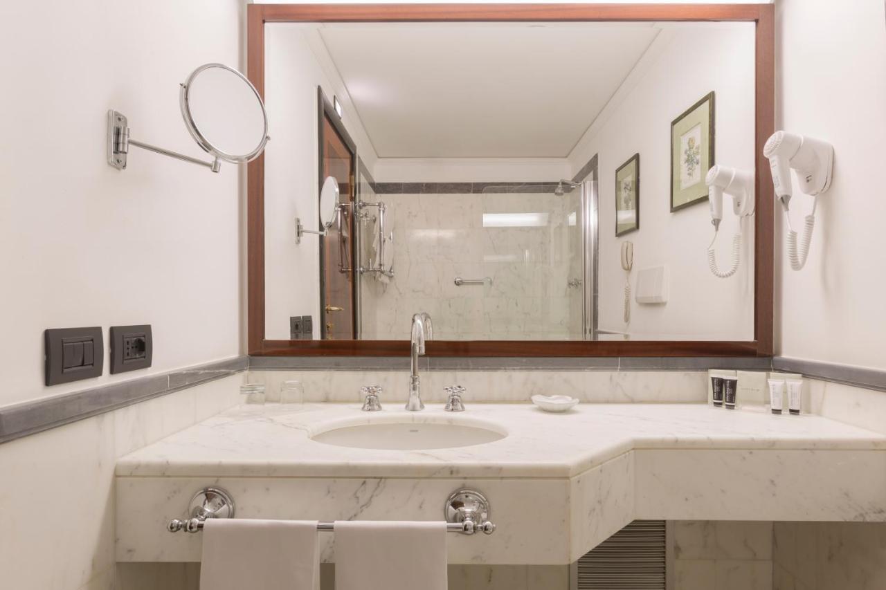 Deluxe Double Room,1498585987:JPEG