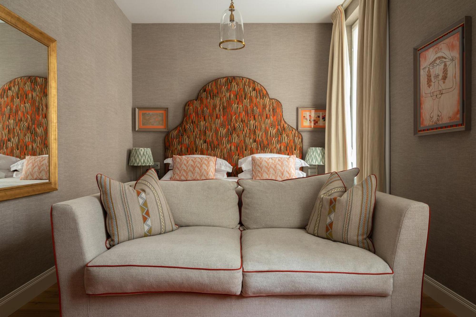 Queen Room Garden View