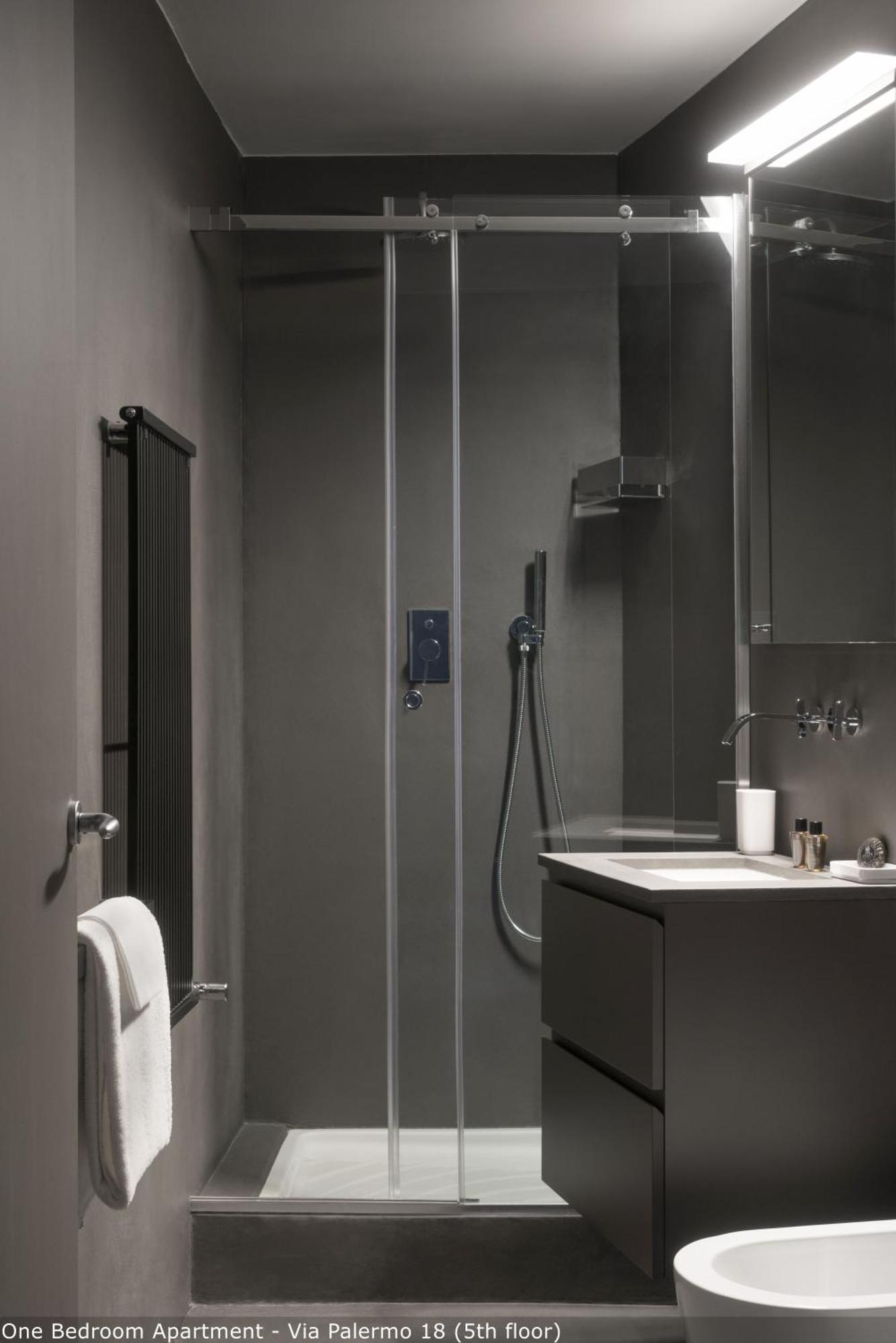 One-Bedroom Apartment Via Palermo 18