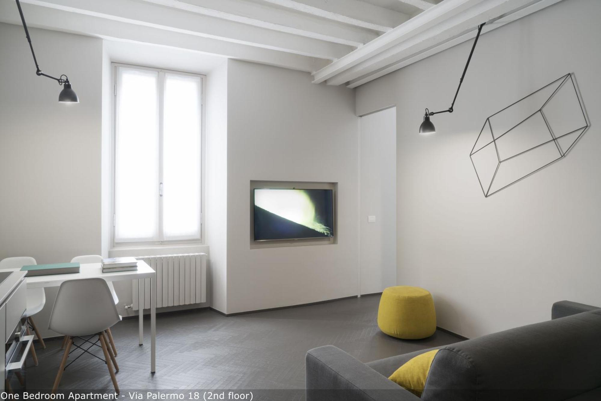 One-Bedroom Apartment Via Palermo 18