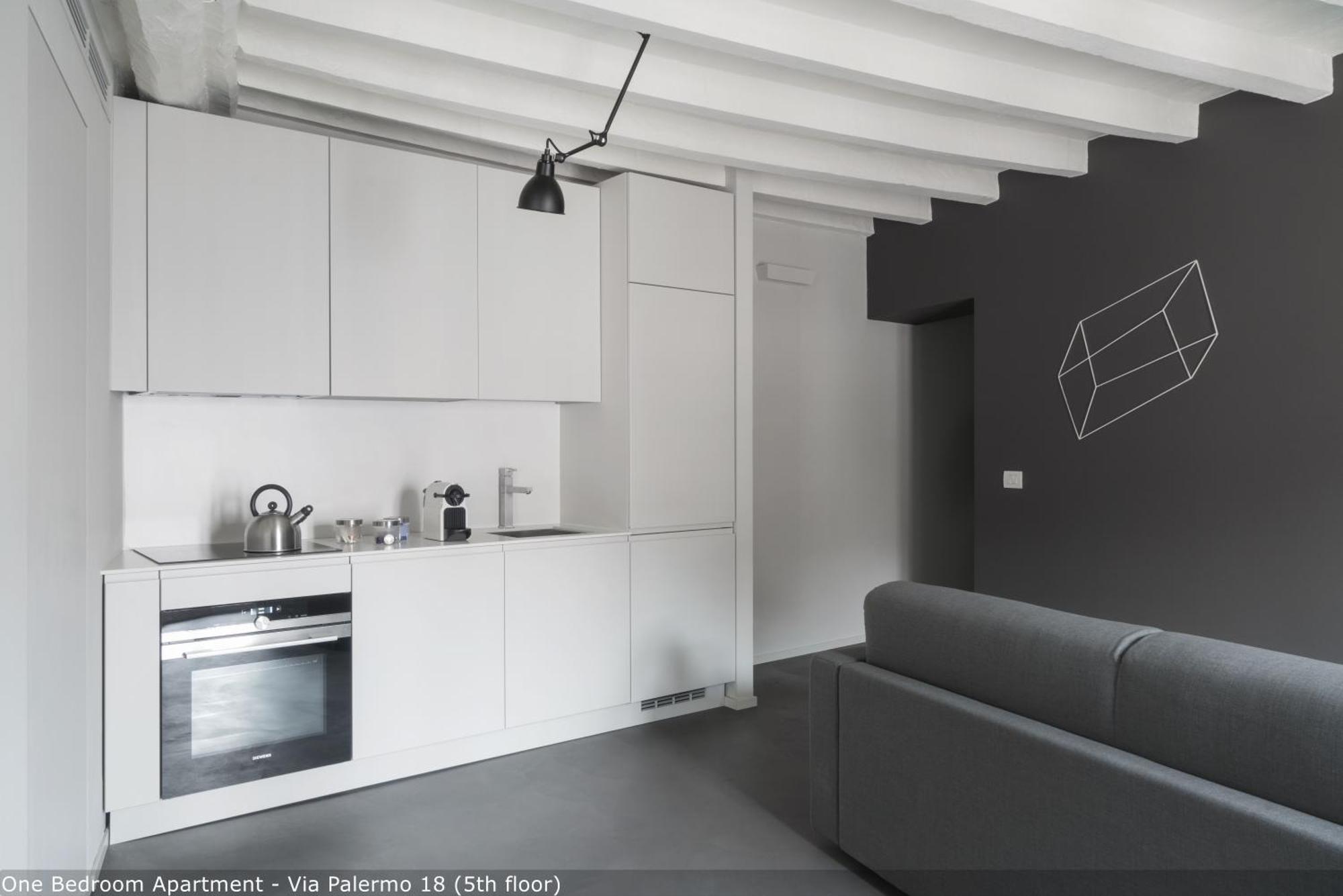 One-Bedroom Apartment Via Palermo 18
