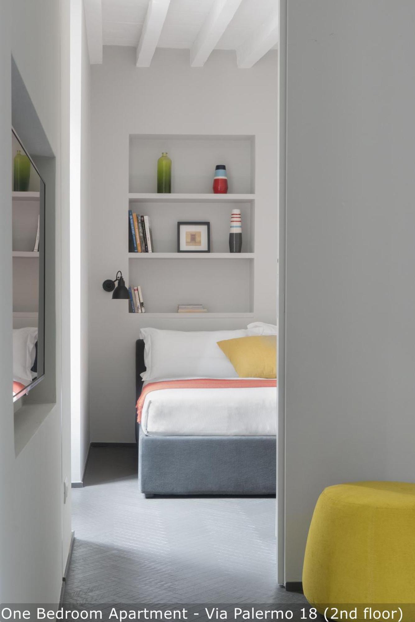 One-Bedroom Apartment Via Palermo 18