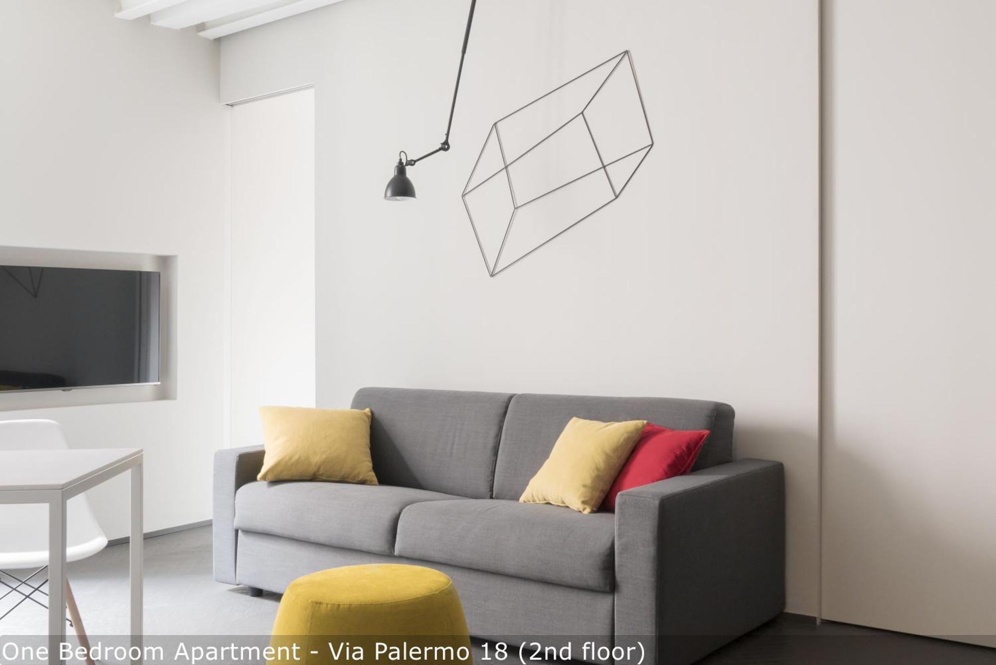 One-Bedroom Apartment Via Palermo 18