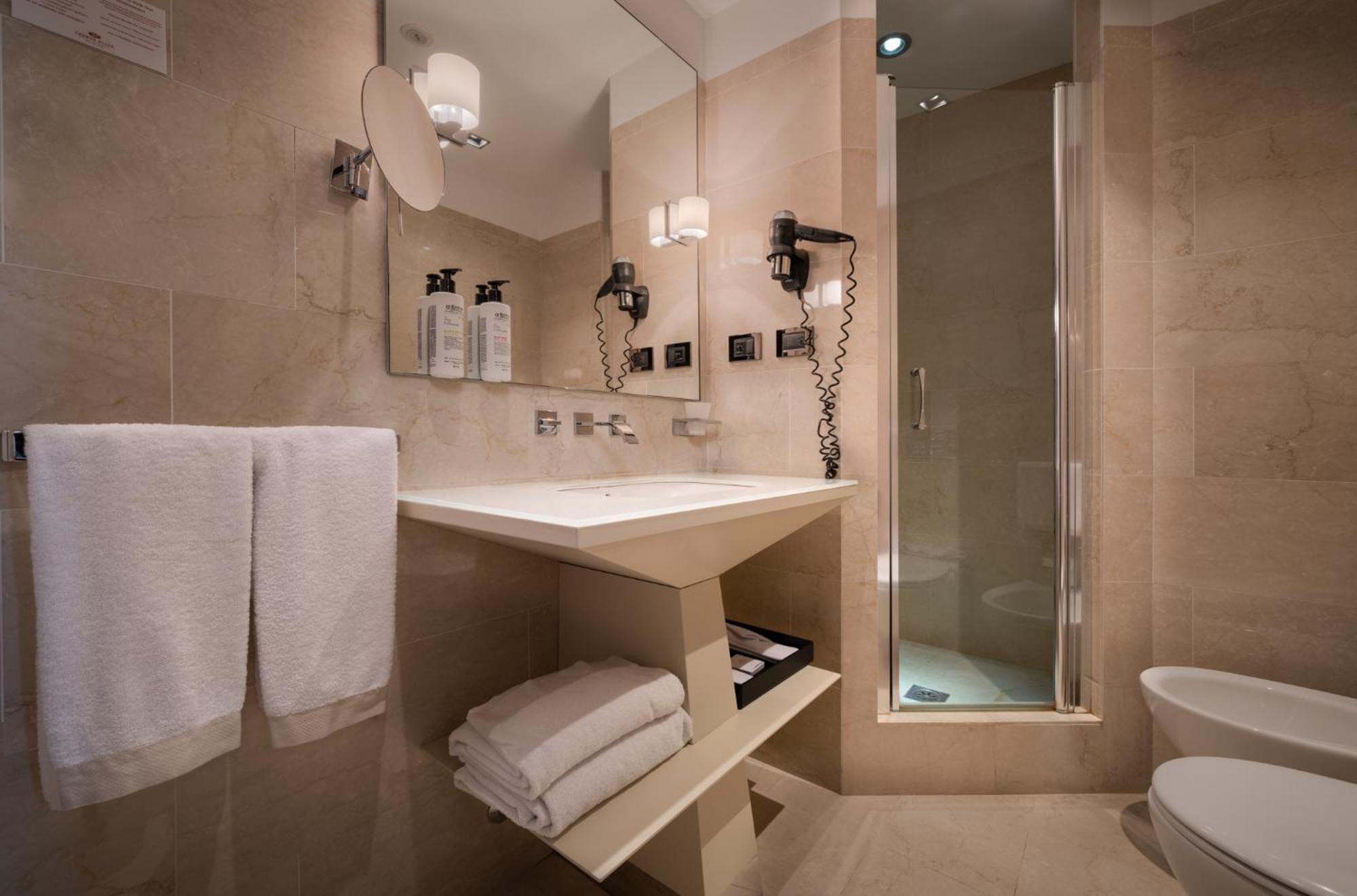 Standard Double Room,1683805901:JPEG