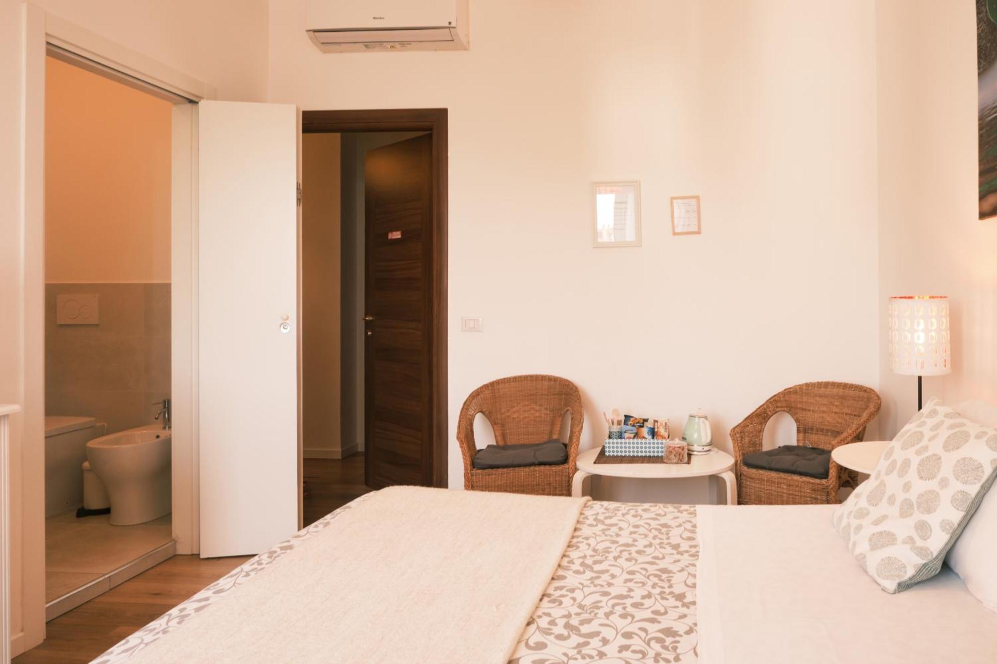Small Double Room,1685087470:JPEG