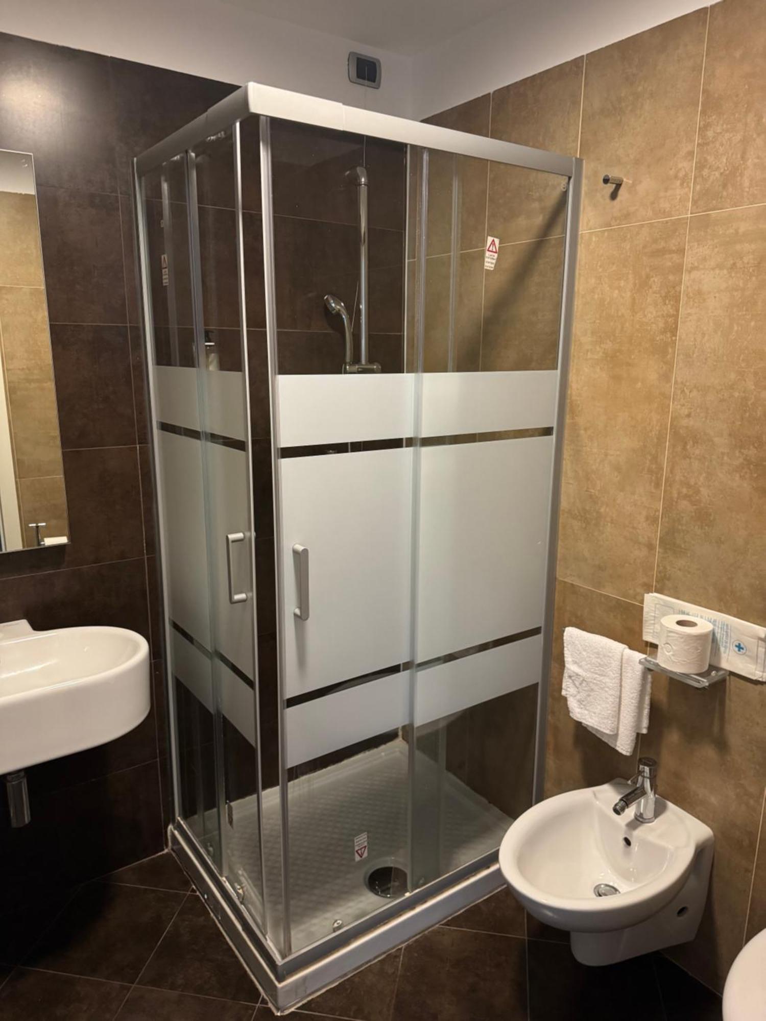 Single Room - Disability Access,1698891263:JPEG