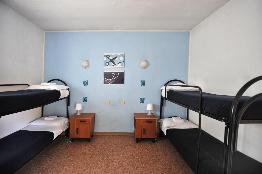 Single Bed 4-Bed Mixed Dormitory Room,1739426114:JPEG