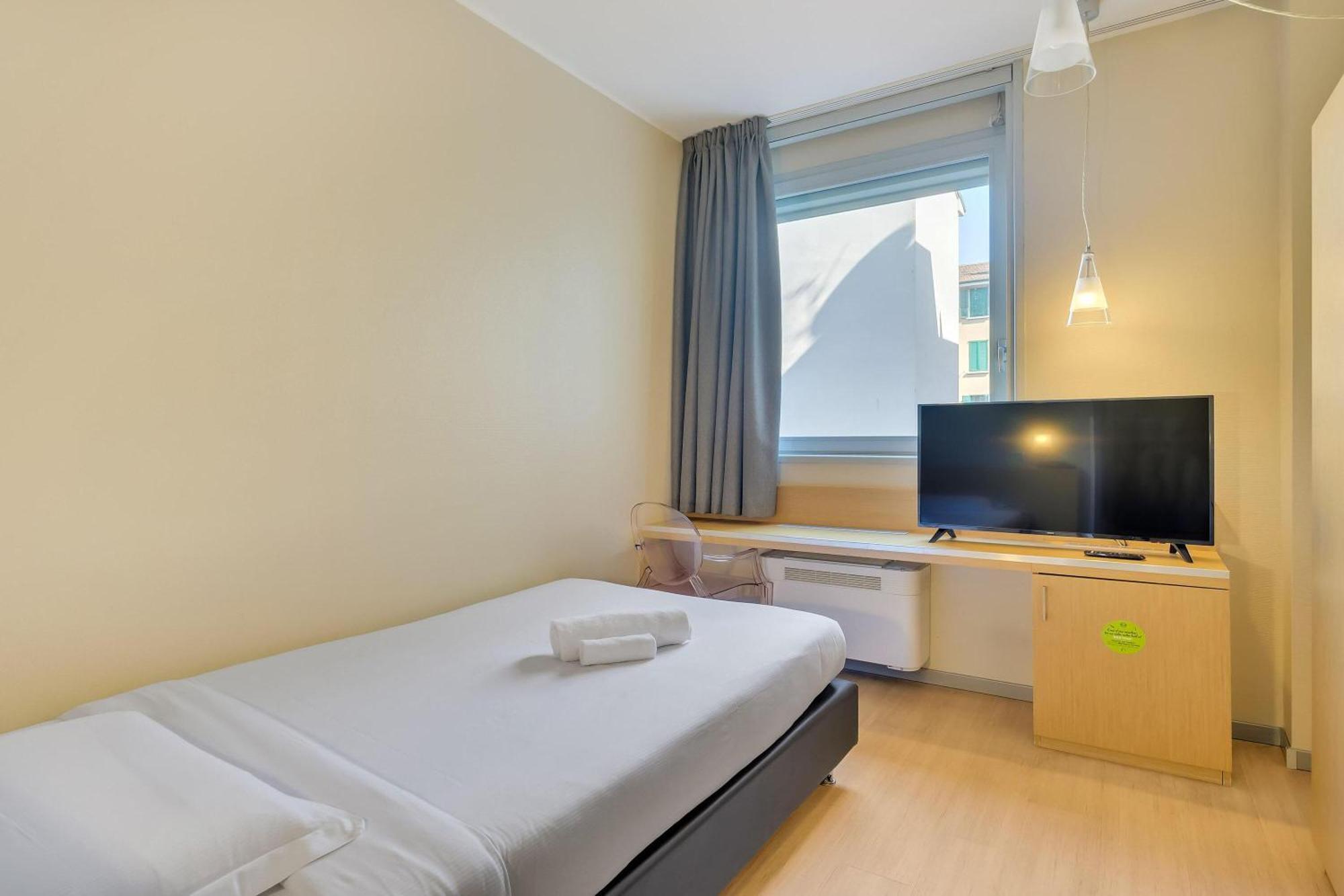 Single Room,1742588859:JPEG