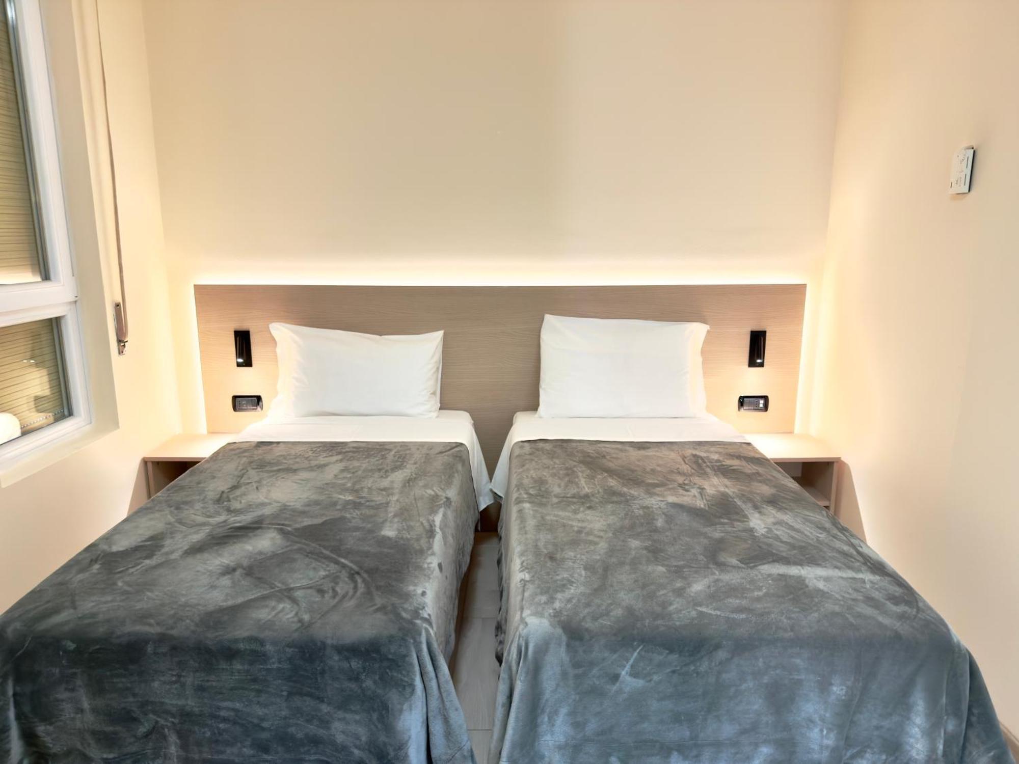 Triple Room,1746839493:JPEG