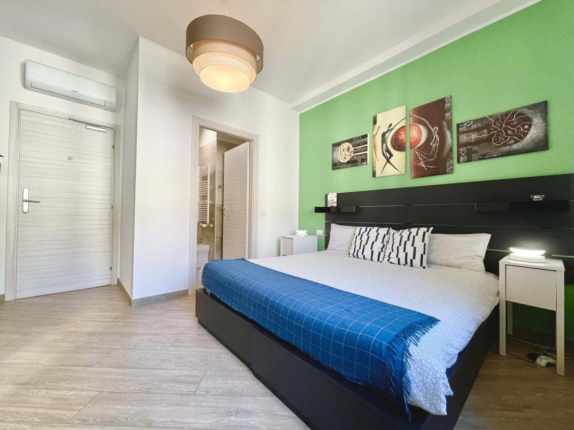 Double or Twin Room Private Bathroom
