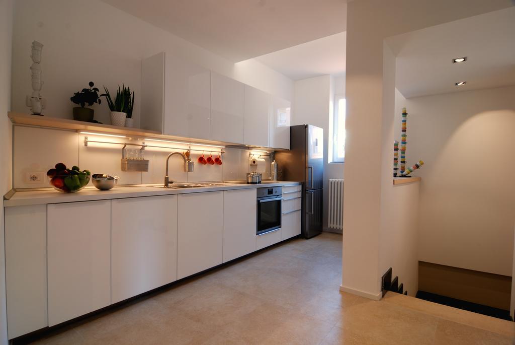 One-Bedroom Apartment,1289367292:JPEG