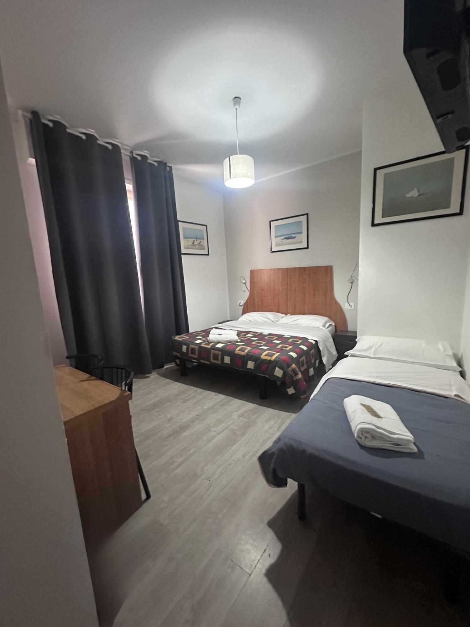 Triple Room,1758571104:JPEG