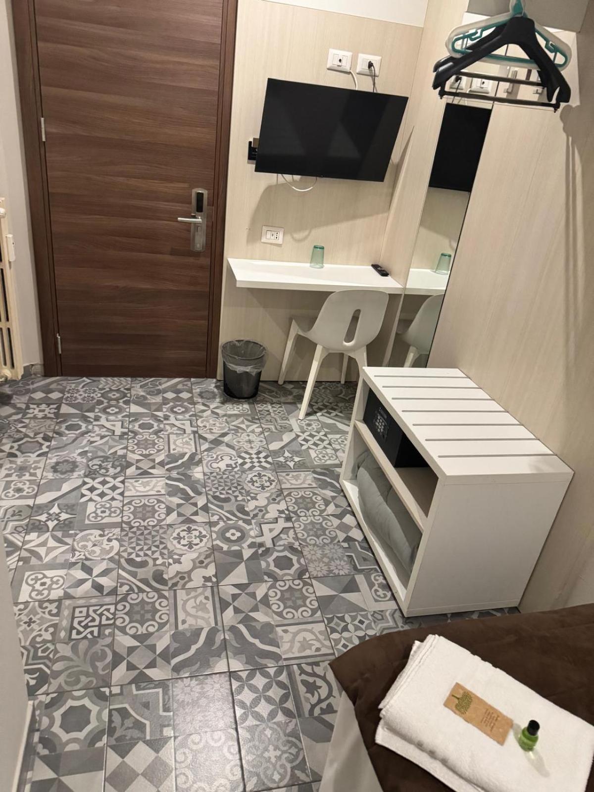 Economy Single Room