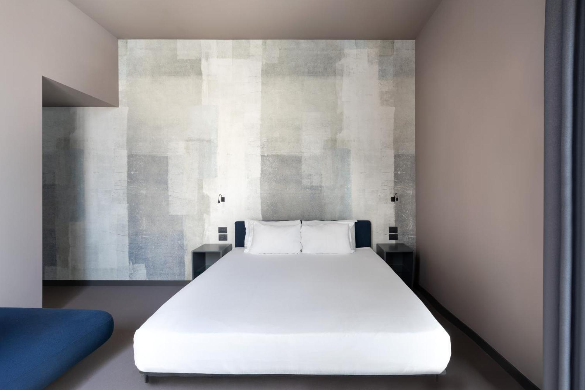 Wizard King Size Bed MINIBAR,1771353965:JPEG