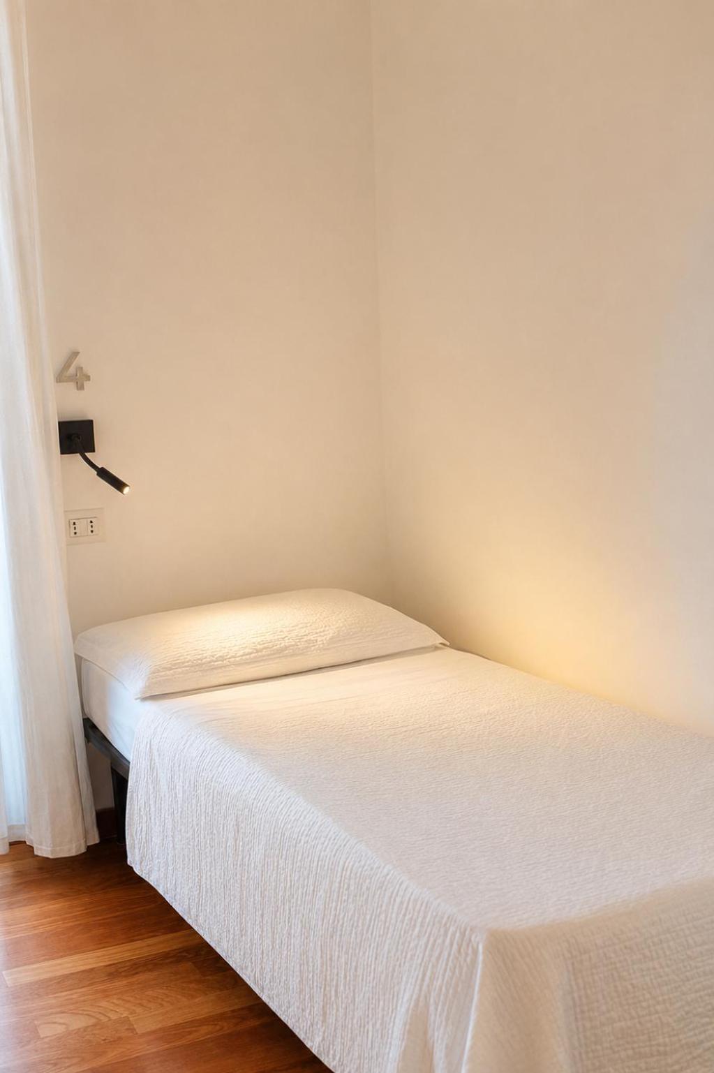 Bed 4-Bed Mixed Dormitory Room