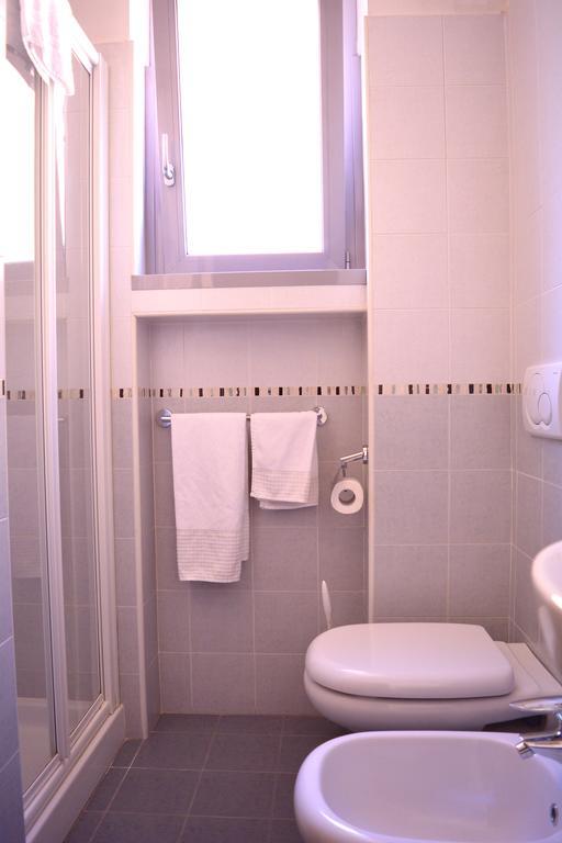 Single Room,267846237:JPEG