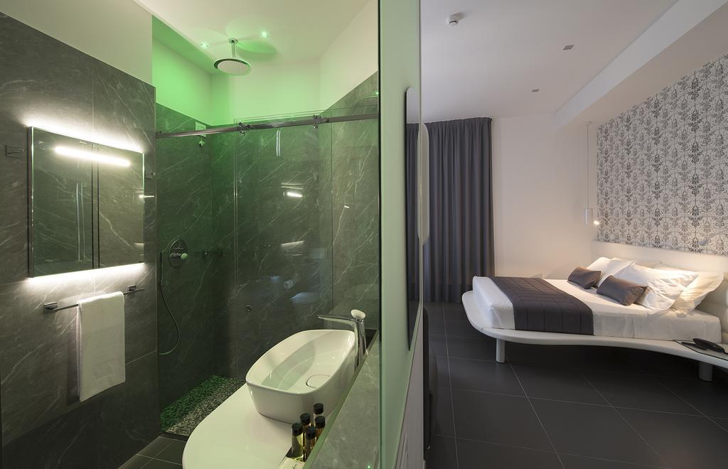 Standard Studio,1446378292:JPEG