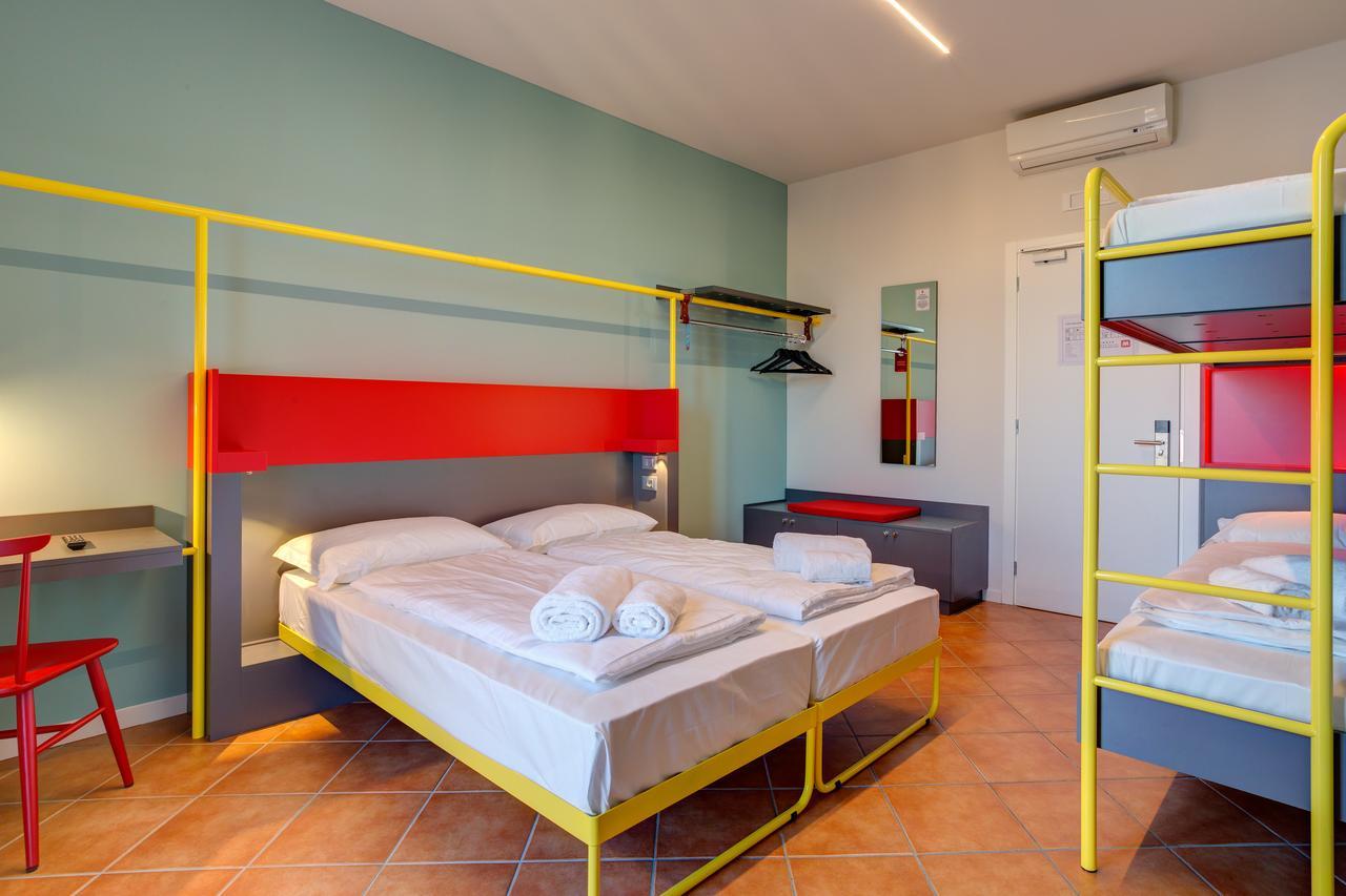 Bed 4-Bed Mixed Dormitory Room