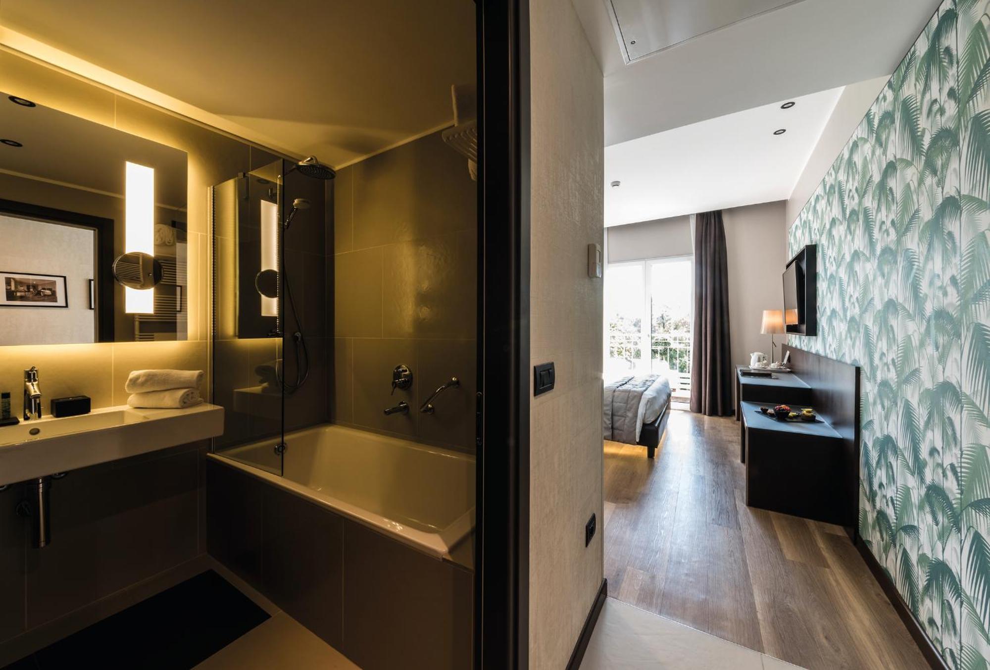 Double or Twin Room Park View