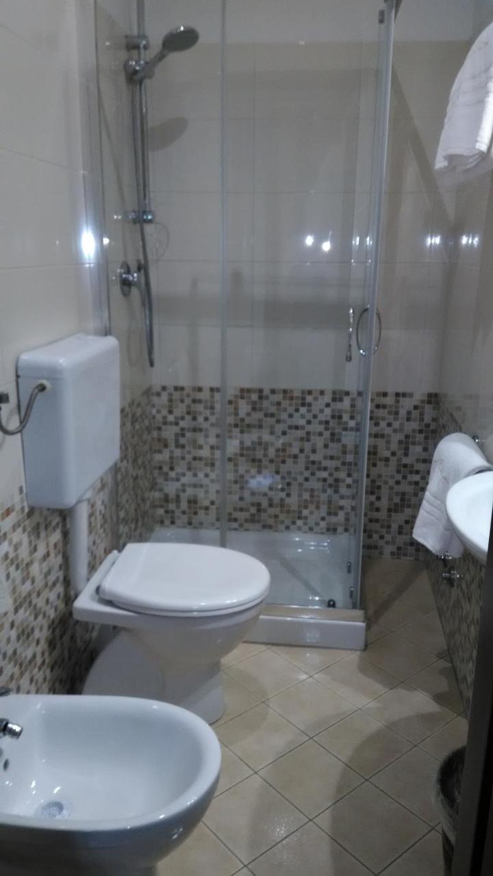 Twin Room,692503029:JPEG