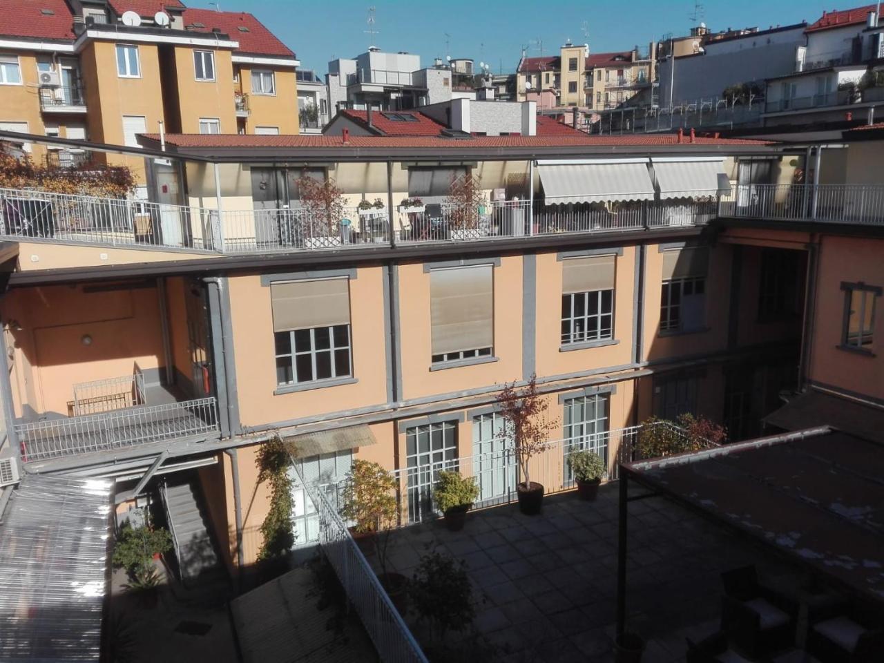 One-Bedroom Apartment,761228579:JPEG