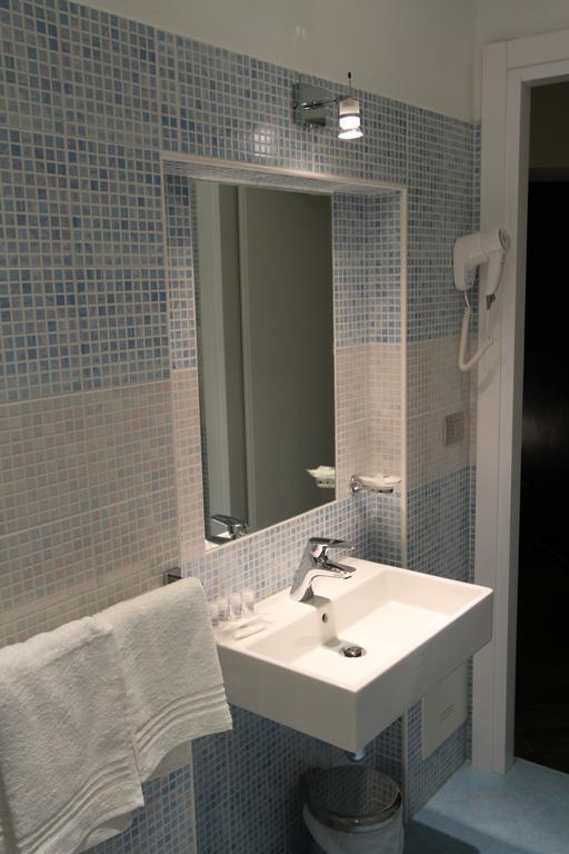 Junior Suite,79905753:JPEG