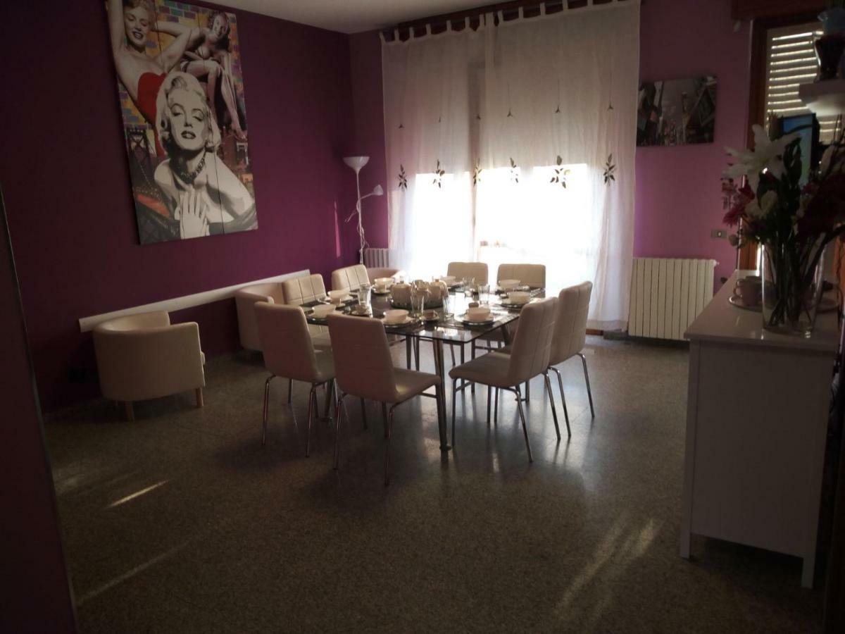 Apartment with Balcony,852612629:JPEG