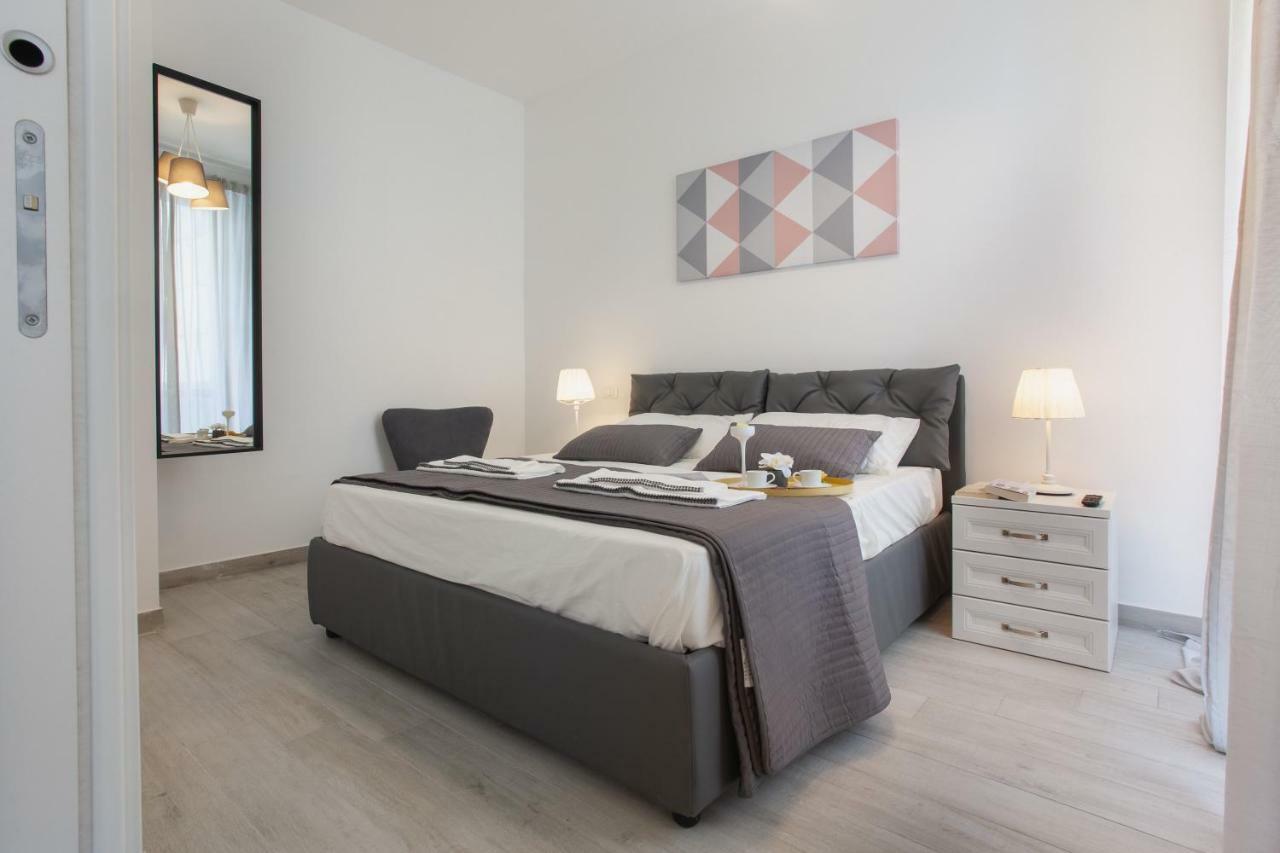 Yellow Apartment,859764323:JPEG