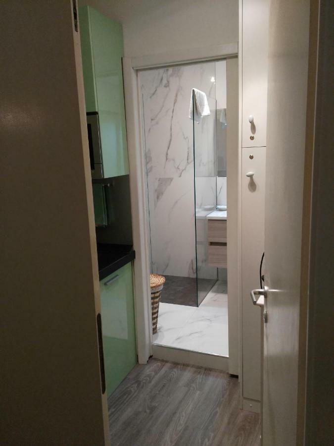Estudio con cama extragrande