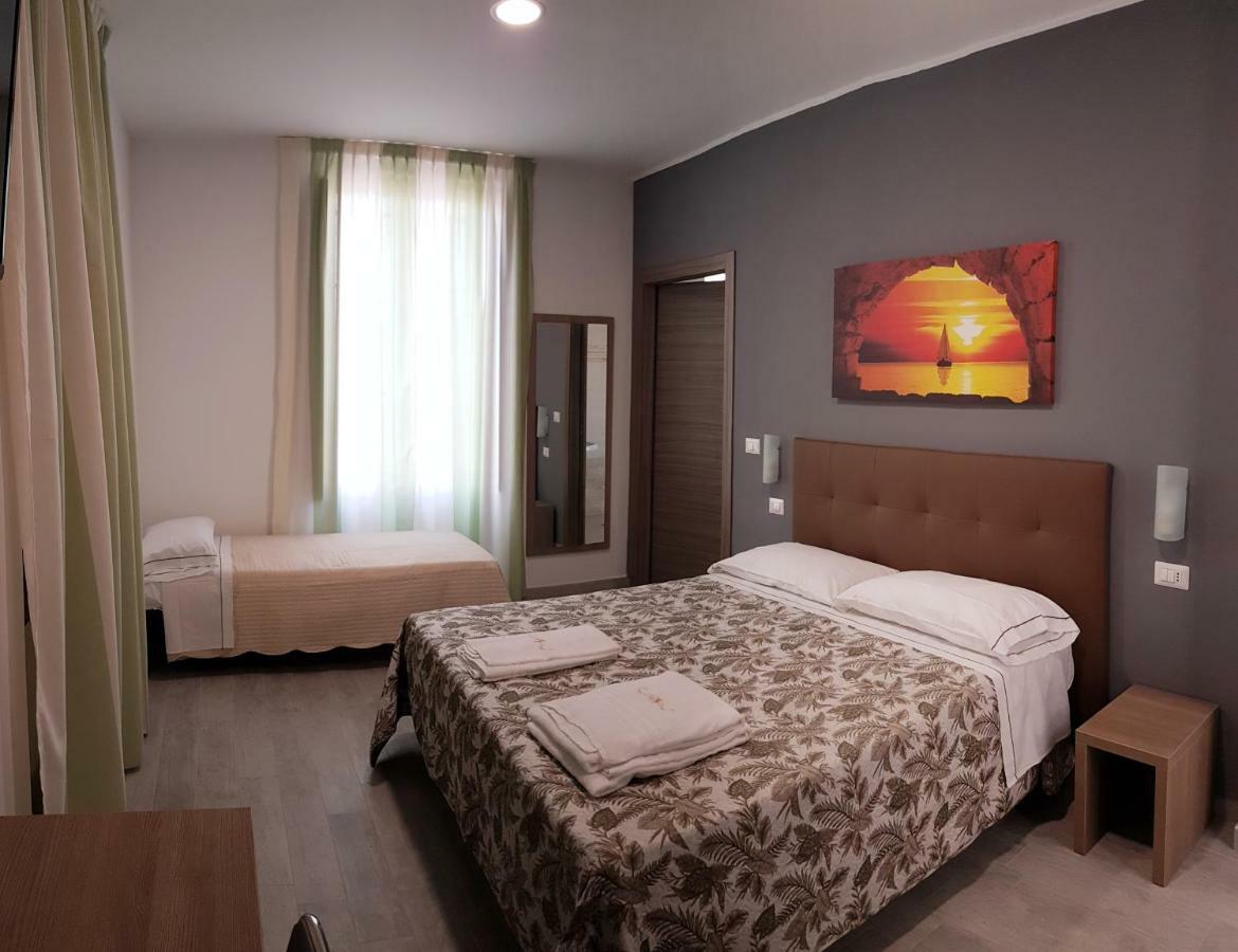 Triple Room,893179747:JPEG