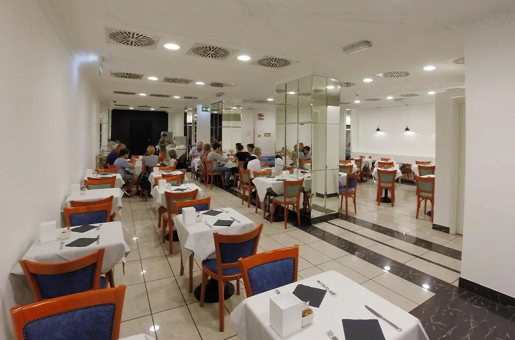 Ih Hotels Milano Puccini-1