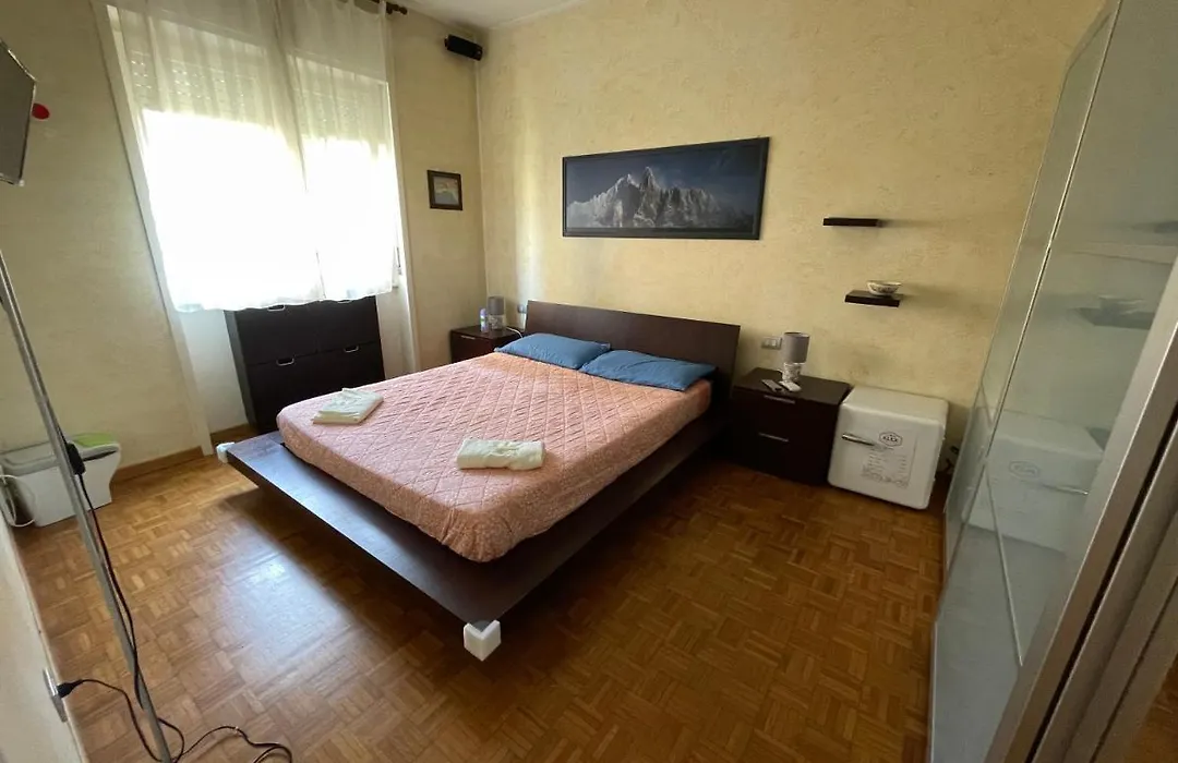 Impeccable Bnb In Milan Next To M1 Metro 10 Mins Away From Duomo Wi-Fi Feel Like Home-1