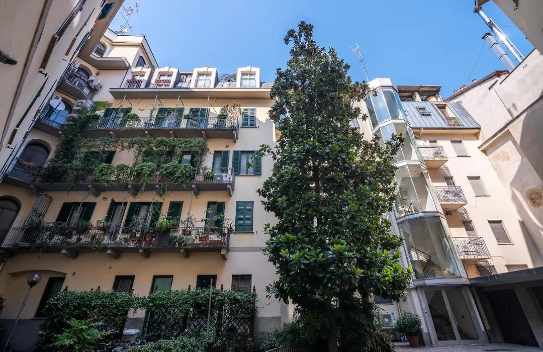 Elegante Stanza Nel Cuore Di Porta Venezia A Milano-1